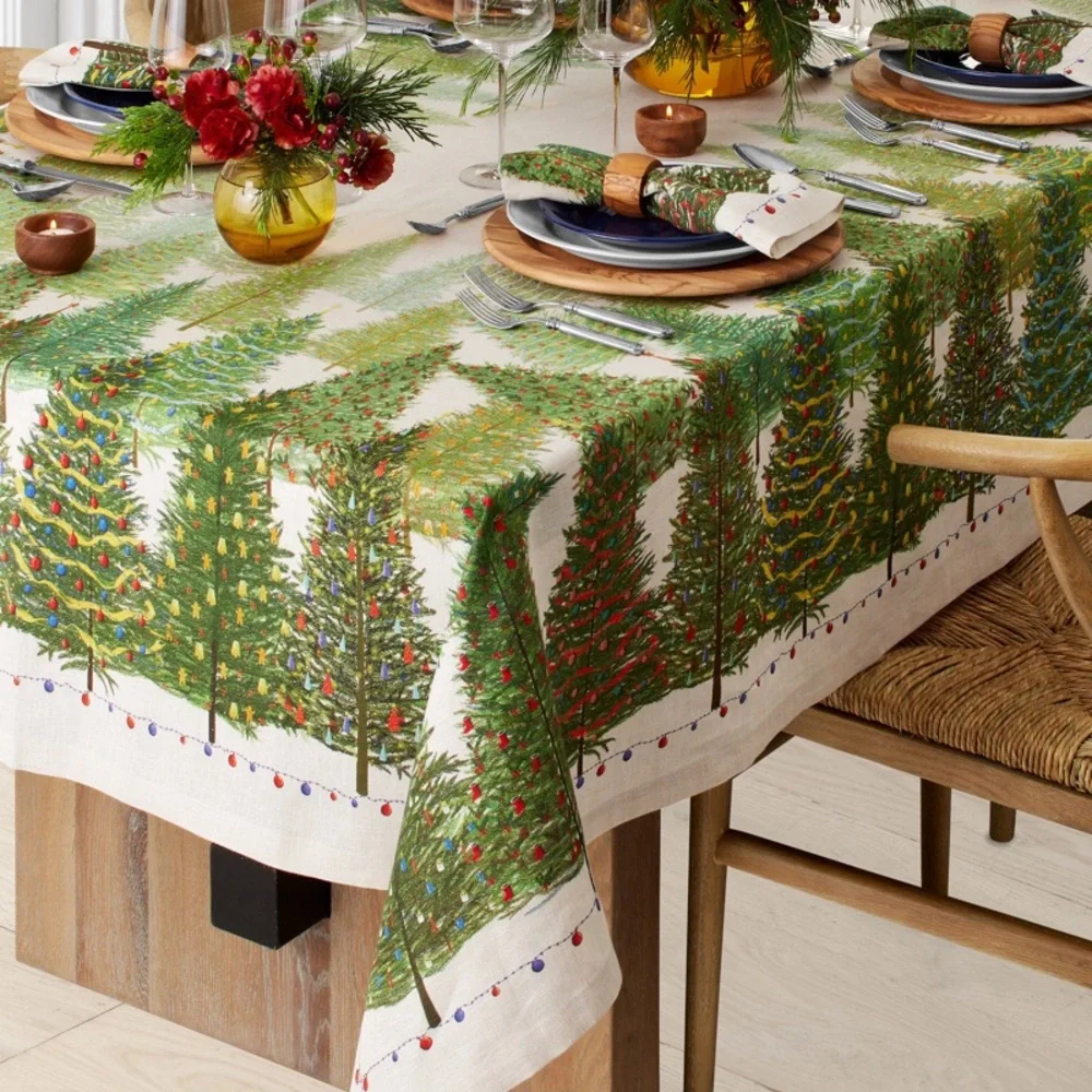 Williams-Sonoma Holiday Forest Tablecloth 70”x108” and 8 Matching Napkins 20”sq.
